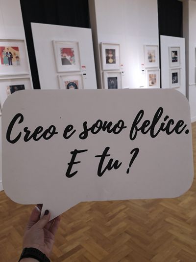 Creo e sono Felice e Tu?, the claim of the event, moves in the museum by a mysterious female hand during the Cose Belle Festival 2019.